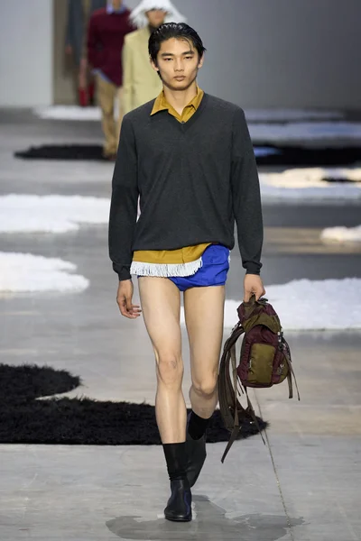 Look 50